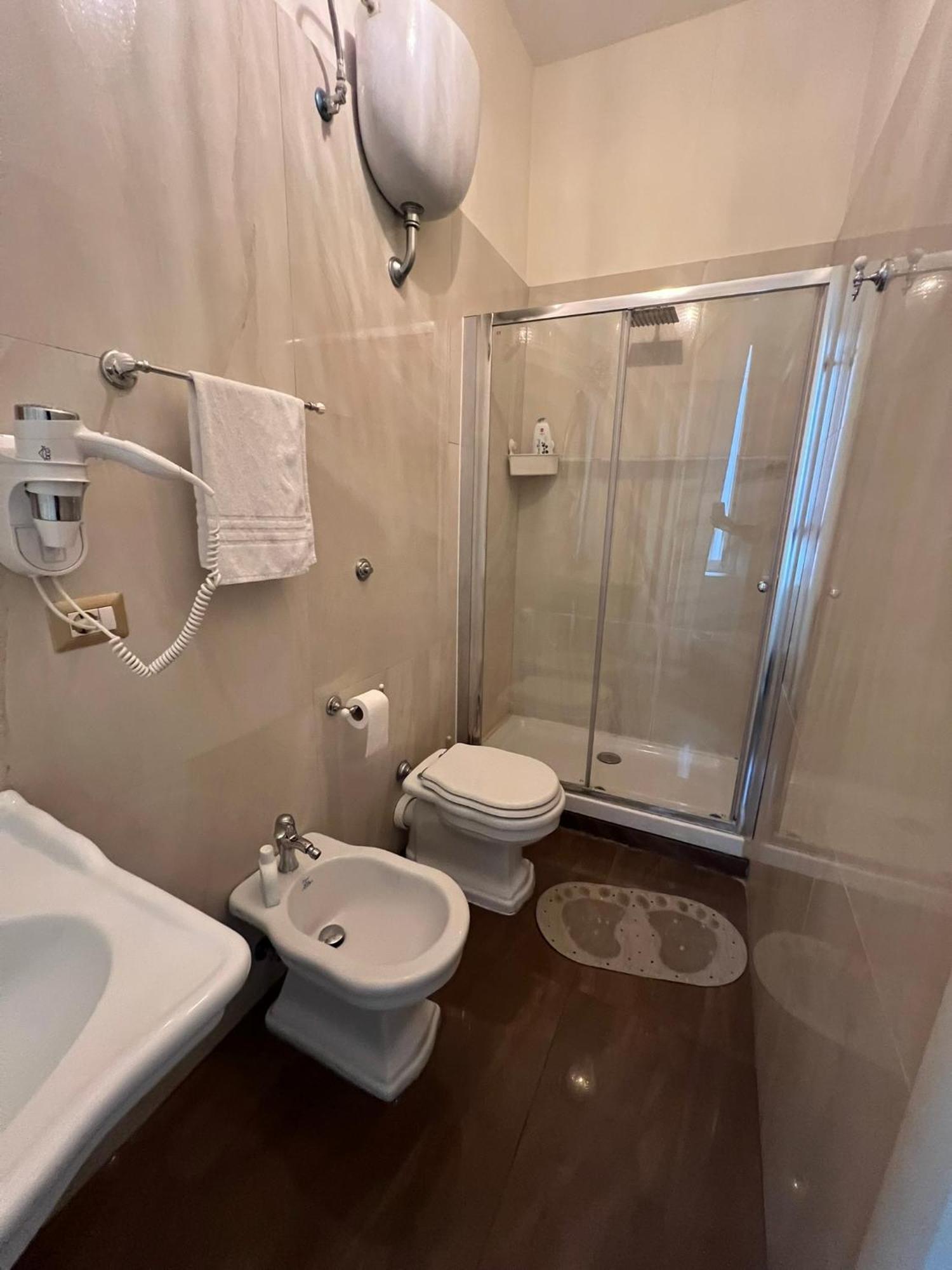 Beb Mariafrancesca Bed and Breakfast Νάπολη Εξωτερικό φωτογραφία