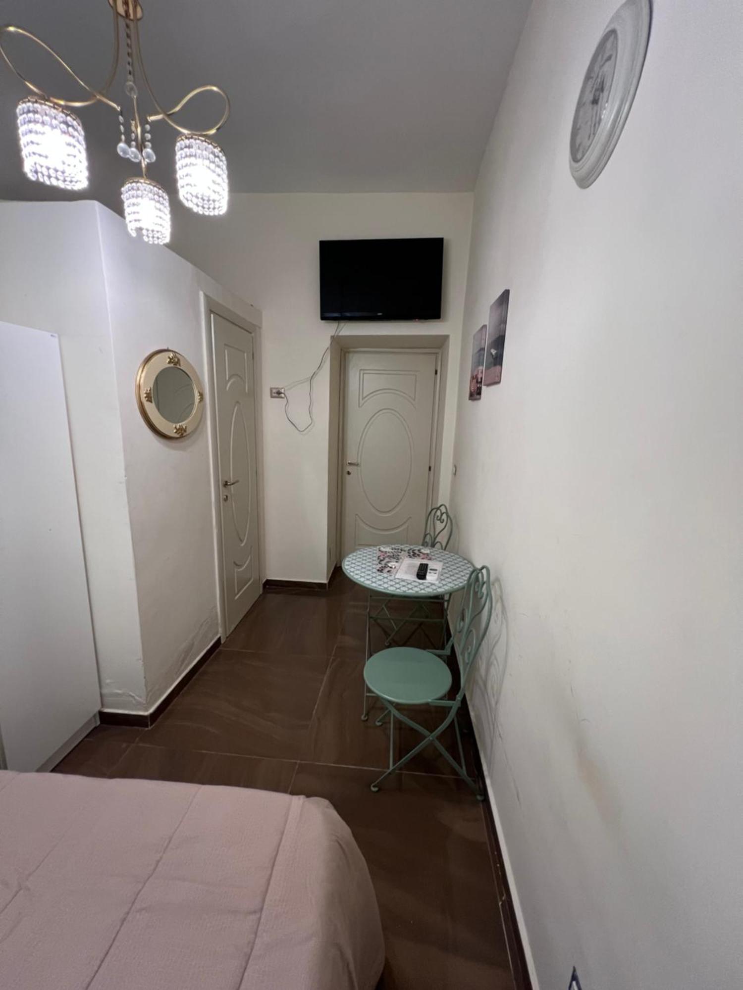 Beb Mariafrancesca Bed and Breakfast Νάπολη Εξωτερικό φωτογραφία